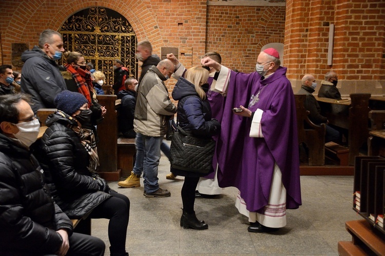 Środa Popielcowa w katedrze opolskiej