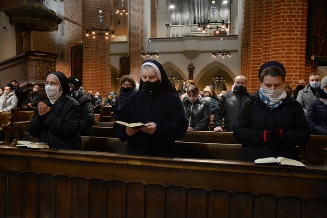 Środa Popielcowa w katedrze opolskiej