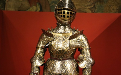 Zbroja zaręczynowa króla Zygmunta Augusta już na Wawelu