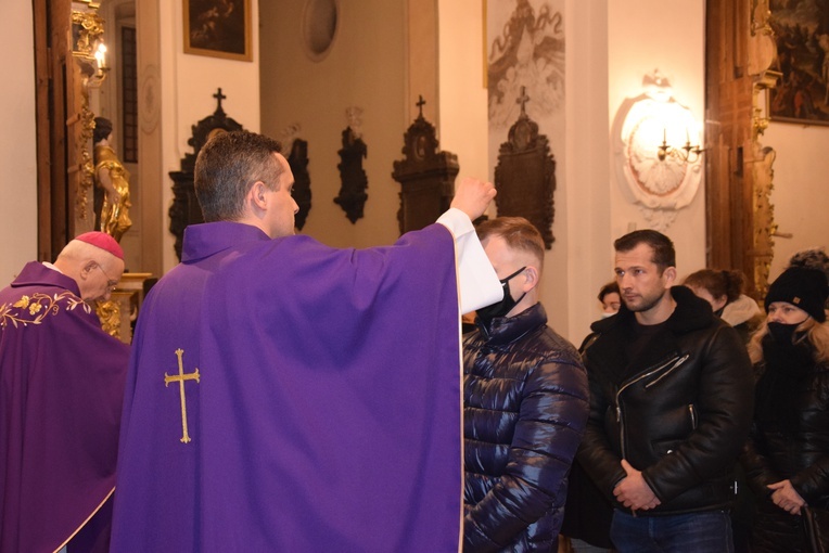 Środa Popielcowa w katedrze łowickiej