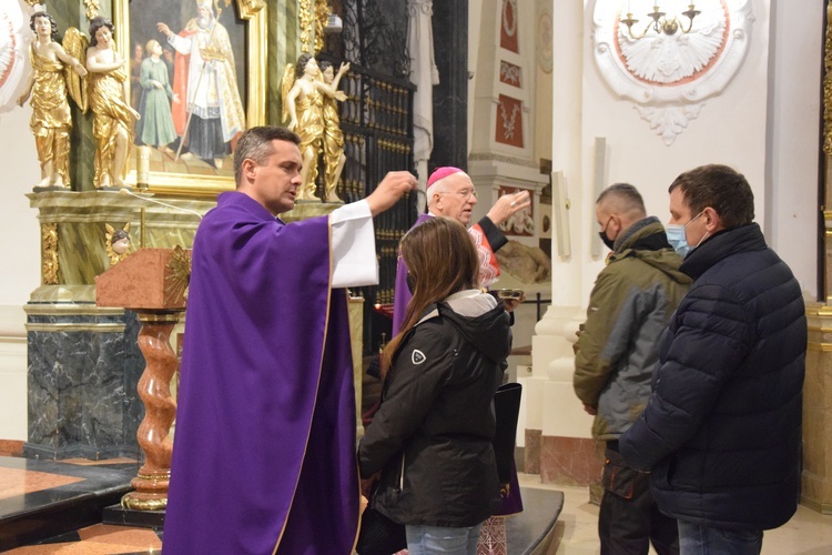 Środa Popielcowa w katedrze łowickiej