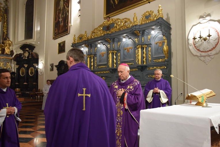 Środa Popielcowa w katedrze łowickiej