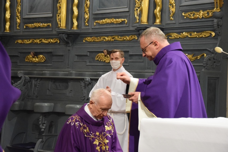 Środa Popielcowa w katedrze łowickiej