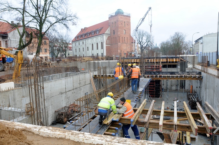 Rozbudowa sanktuarium