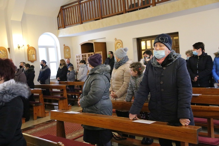 Poświęcenie stacji drogi krzyżowej