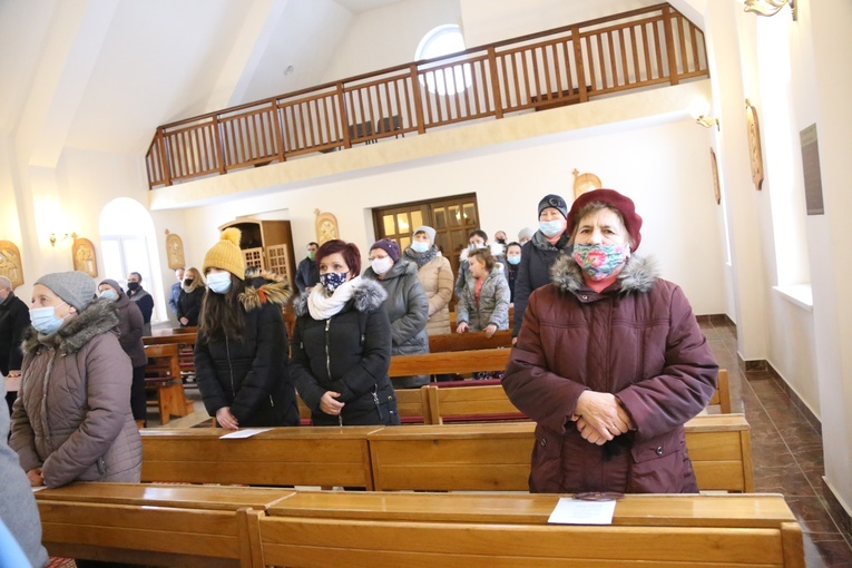 Poświęcenie stacji drogi krzyżowej