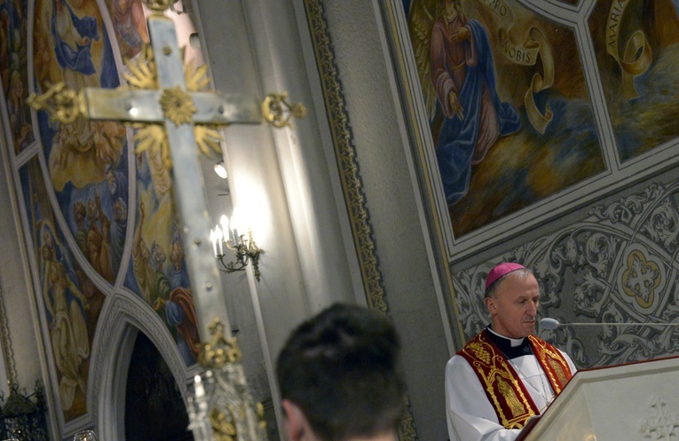 Stanęliśmy we wspólnocie Kościoła, dziś szczególnie ze zranionymi i wykorzystanymi - mówił pasterz Kościoła radomskiego.