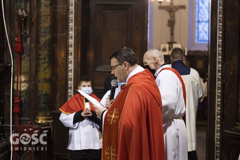 Modlitwa za zranionych w świdnickiej katedrze