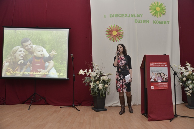 Powspominajmy. I DDK w Skierniewicach