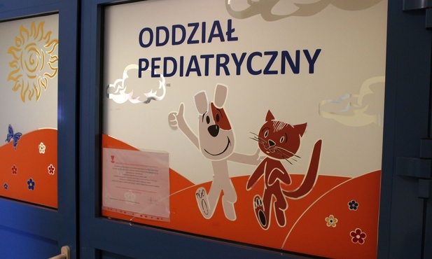 Bielsko-Biała. Szpital dostaje zaliczkę z NFZ i oddaje pożyczkę powiatowi. Sytuacja pediatrii wciąż trudna