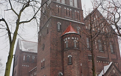 	Sanktuarium w Rudzie Śląskiej to imponująca neoromańska budowla z cegły. 