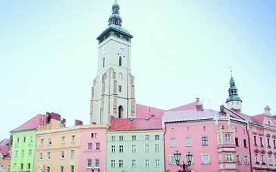 ▲	Sanktuarium w Złotoryi znajduje się blisko centrum miasta.