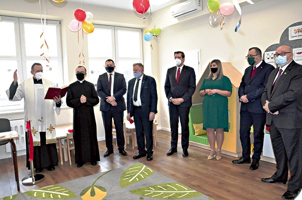 ▲	Goście uroczystości.