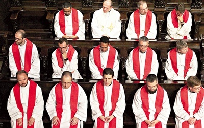 W ubiegłym roku modlitwą zostało objętych 226 księży.