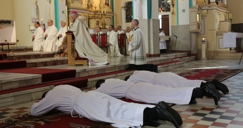 Archidecezja. Święcenia diakonatu w trzech parafiach 