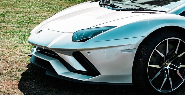 Pieniądze ze sprzedaży Lamborghini od papieża wsparły chrześcijan w Iraku