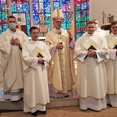 Archidiecezja katowicka ma ośmiu nowych diakonów. W Murckach wyświęcono trzech [ZDJĘCIA]