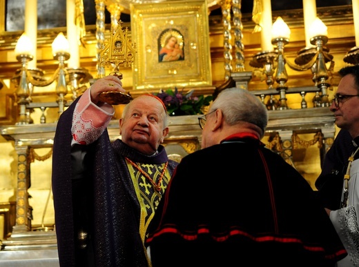 Tytuł kanonika kapituły katedry w Chartres dla ks. prał. Zdzisława Sochackiego