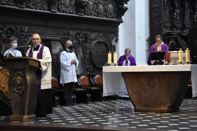 "Kwadrans w cieniu św. Jakuba" z ks. Piotrem Roszakiem