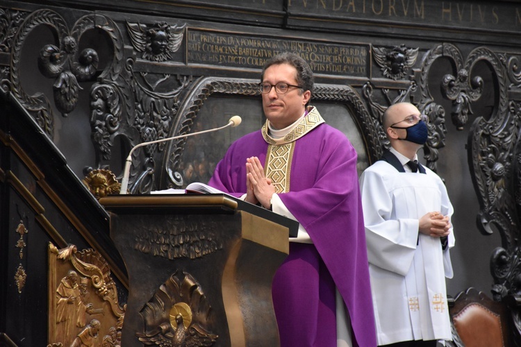 "Kwadrans w cieniu św. Jakuba" z ks. Piotrem Roszakiem