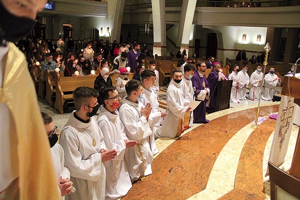 ▲	Eucharystię poprzedziła nowenna w nadesłanych intencjach.