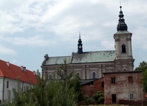 Kościół sanktuaryjny i dawny pobernardyński klasztor w Wielkiej Woli - Paradyżu.