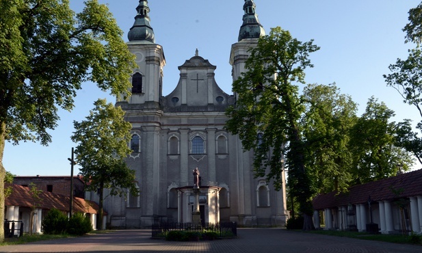 Sanktuarium Chrystusa Cierniem Koronowanego i Krwi Zbawiciela w Wielkiej Woli - Paradyżu (pow. Opoczno).