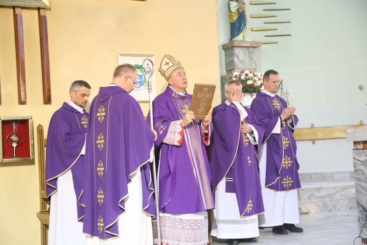 Poświęcenie witraży, drogi krzyżowej i obrazu św. Józefa