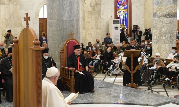 Podczas spotkania w kościele Niepokalanego Poczęcia w Karakosz
