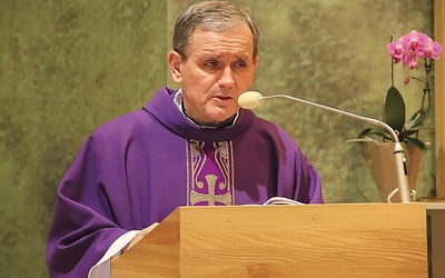 ▲	Kapłan jest dyrektorem Centrum Formacji Duchowej w Krakowie.