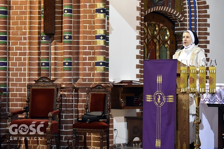 "Odkryj swoje piękno". Konferencja dla kobiet w Wałbrzychu