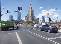 Ograniczeń prędkości nie przestrzega w Warszawie aż 62 proc. wszystkich kierujących pojazdami.