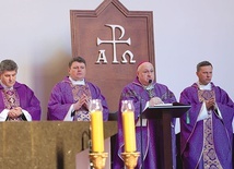 Modlitwom w Oświęcimiu przewodniczył bp Piotr Greger.