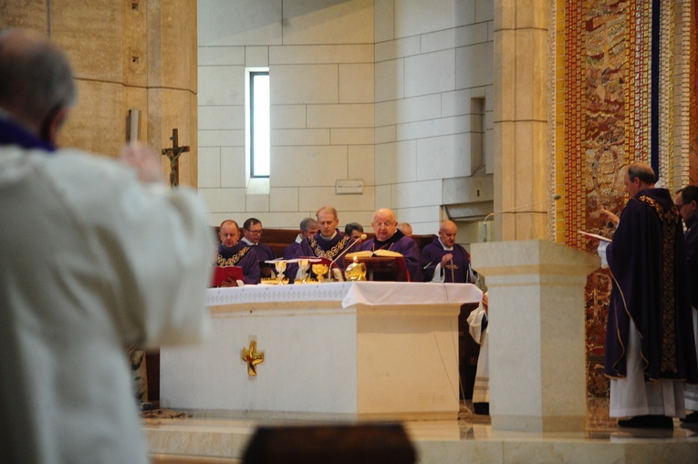 Pielgrzymka pokutna kapłanów do sanktuarium św. Jana Pawła II