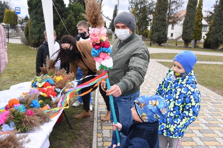 Kiermasz dla Antosia i szkoły w Krzeczowie