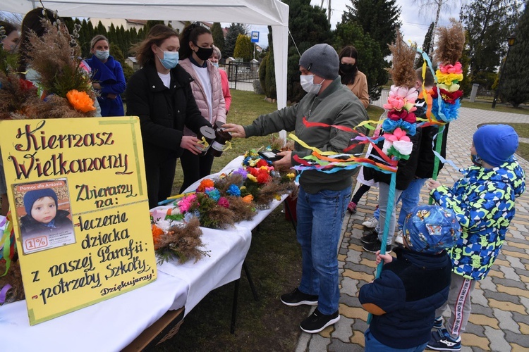 Kiermasz dla Antosia i szkoły w Krzeczowie