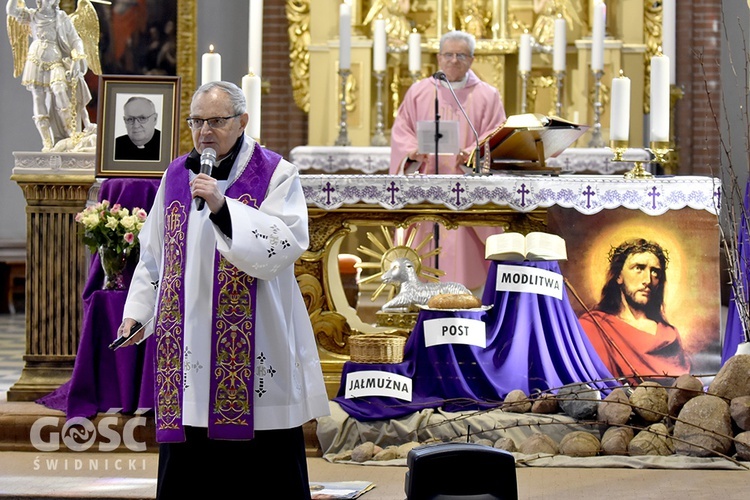 Rekolekcje z bp. Antonim Długoszem w Pieszycach