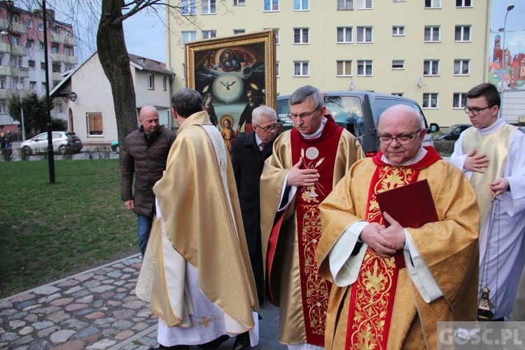 Śp. ks. Lisiecki w obiektywie GN
