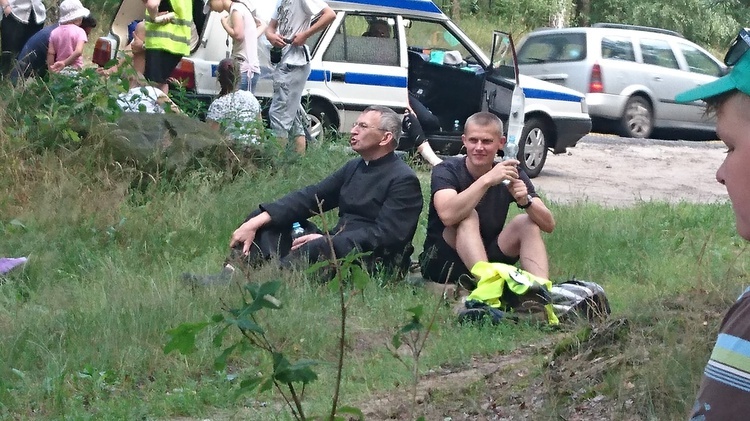 Śp. ks. Zygmunt Lisiecki w pielgrzymkowym obiektywie