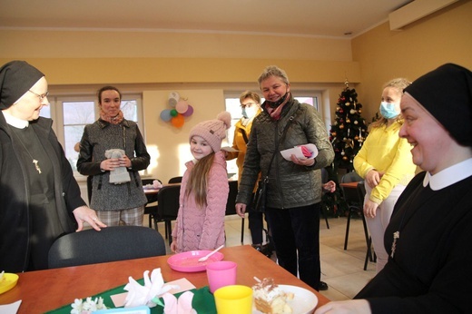 Dzień mam, córek i... sióstr duchaczek w Międzybrodziu Bialskim