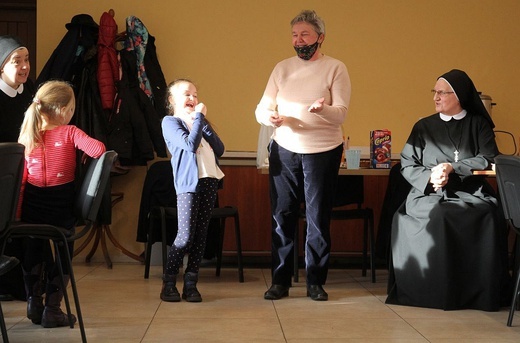 Dzień mam, córek i... sióstr duchaczek w Międzybrodziu Bialskim