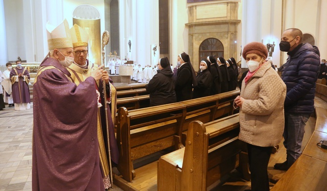 Abp Skworc o bp. Dominie: Jego "polityką" była caritas