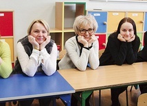 Nauczyciele, od lewej: Katarzyna Możdżeń, Dominika Duraj, Alina Prajzler, Magdalena Firla i dk. Wojciech Kamiński.