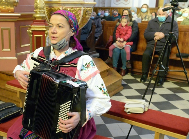 Koncert pasyjny ludowych zespołów