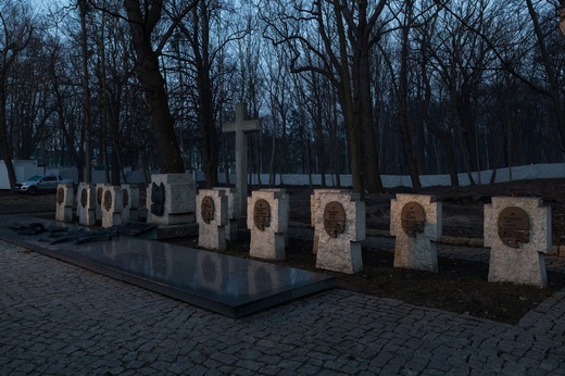 Ekshumacja na cmentarzu Obrońców Westerplatte