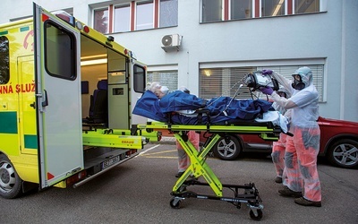 Pacjent przewożony  9 marca z Czech  do polskiego szpitala.