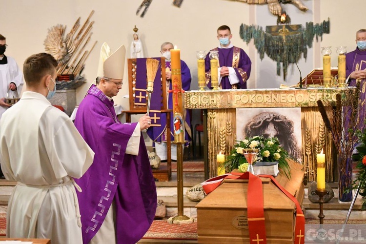 Ostatnie pożegnanie śp. ks. Zygmunta Lisieckiego