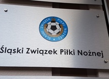Śląski Związek Piłki Nożnej: ligi okręgowe i niższe zawieszone. Powodem koronawirus