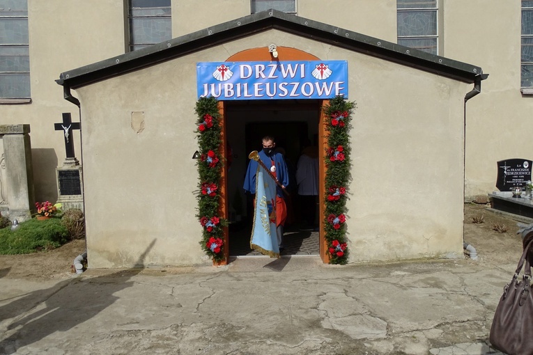 Otwarcie drzwi świętych w Konradowie