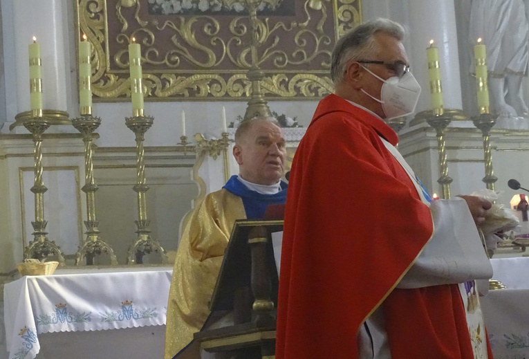 Otwarcie drzwi świętych w Konradowie
